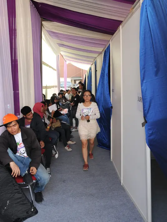 Sukses menemukan bakat-bakat terpendam pada tahun sebelumnya, stasiun Indosiar kembali menggelar audisi untuk para komika. Audisi terakhir di Jakarta berlangsung di pelataran Studio Indosiar pada Sabtu (19/8/2017). (Daniel Kampua/Bintang.com)