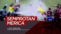Berita video momen pemain Liga Brasil berkelahi di lapangan dan polisi membubarkannya menggunakan semprotan merica. Seperti apa insiden tersebut?