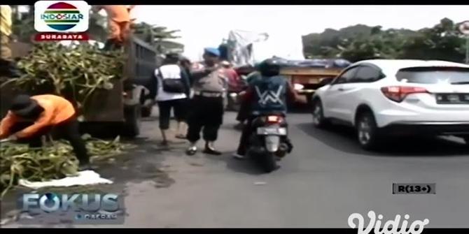 VIDEO: Cegah Banjir Menuju Akses Bandara, Petugas Gabungan Bersihkan Sungai di Sidoarjo