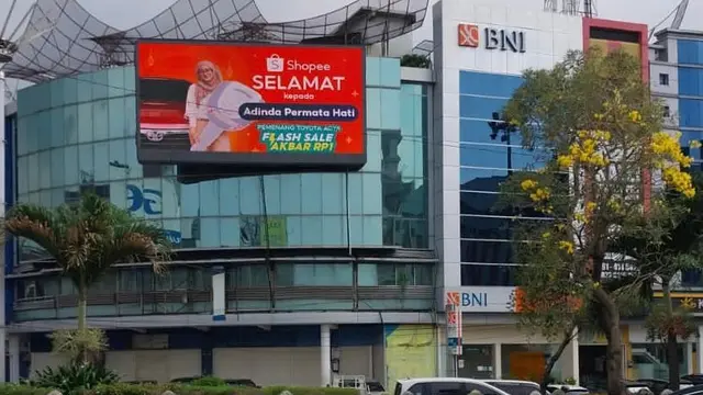 Bikin Heboh Warga Lokal, Baliho Pemenang Flash Sale Mobil Rp1 Muncul di Medan