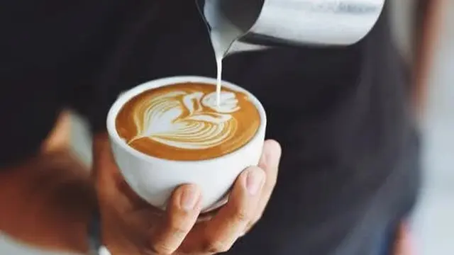 8 Fakta Unik Tentang Kopi, Krim Buat Kopi Hangat Lebih Lama