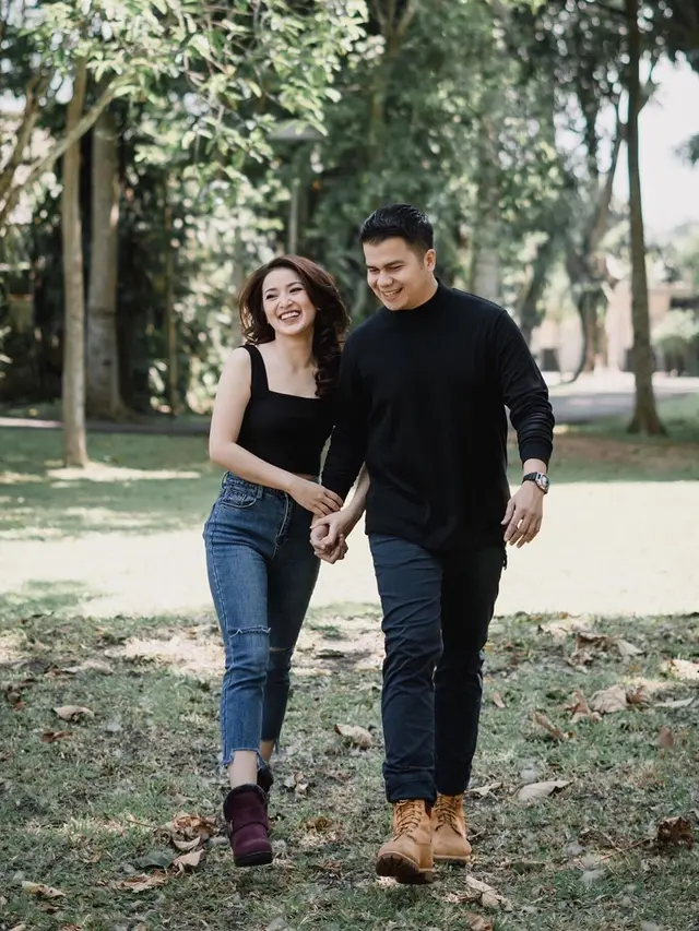 Segera Menikah, Ini 6 Potret Prewedding Handika Pratama dan Rosiana Dewi