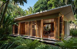 Model Rumah Kecil tapi Punya Banyak Jendela Biar Terang Tanpa Listrik Siang Hari (AI)