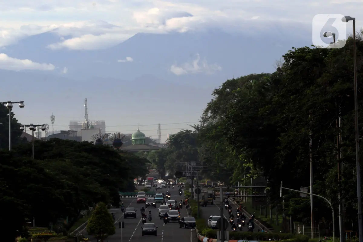 Langit pagi Jakarta besok, Rabu 17 Juli 2024 diprakirakan keseluruhannya bakal cerah, tanpa terkecuali. Seperti itulah prediksi cuaca besok.