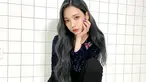 Karina yang didapuk menjadi leader Aespa ini dikenal memiliki wajah yang kecil dan tubuh yang ideal. Maka dari itu ia selalu cocok dengan berbagai outfit yang ia kenakan. (Liputan6.com/Twitter/@aespa_official)