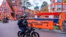 Suasana Jalan Marktweg di Den Haag, Belanda, didekorasi menjelang dimulainya Piala Dunia 2026, Selasa 9 Juni 2026. (AP Photo/Patrick Post)