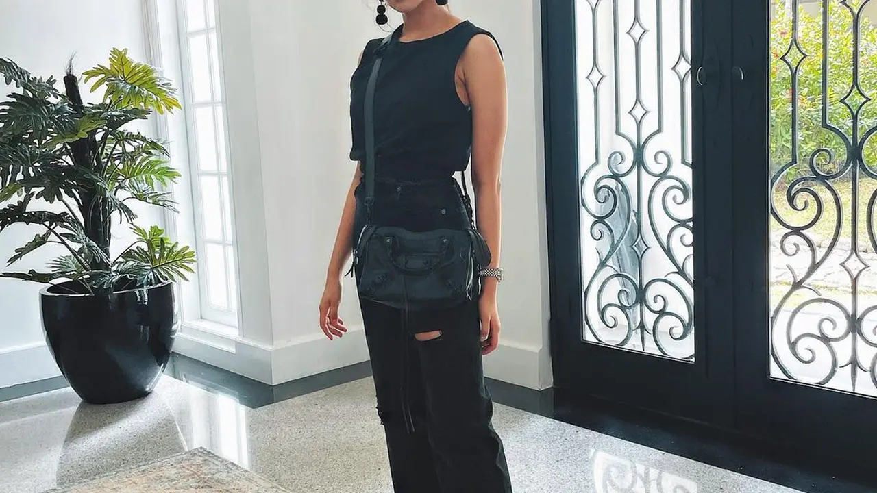 Amanda Khairunnisa, adik Maudy Ayunda
