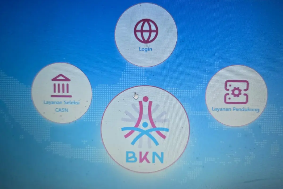 Badan Kepegawaian Negara (BKN) mewajibkan seluruh Pegawai Negeri Sipil (PNS) di instansi pusat dan daerah untuk mengaktifkan fitur Multi-Factor Authentication (MFA) pada akun di asndigital.bkn.go.id.