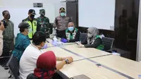 Tim Gugus Tugas Percepatan Penanganan (GTPP) Covid-19 Kota Bandung berkoordinasi dengan pabrik garmen PT Masterindo untuk menutup sementara industrinya karena ada salah satu pegawai yang terpapar Covid-19. (Foto: Humas Kota Bandung)