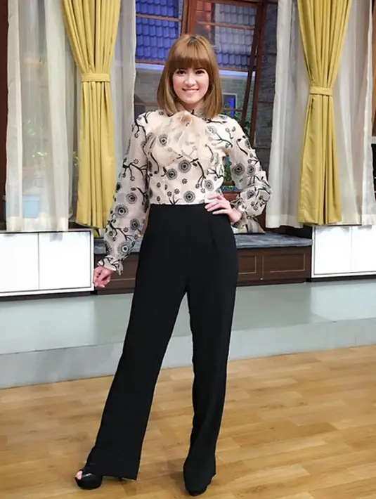 Beragam komentar dari netizen mengomentari status Chika. Dari banyak komentar, ada beberapa yang masih mengarah pada mantan kekasihnya. (Instagram/ckjessica25)