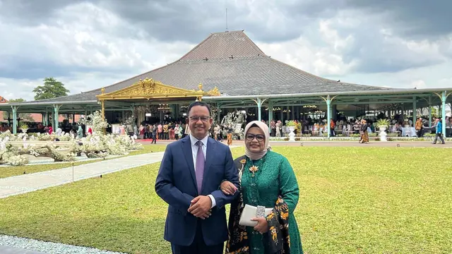 Anies Baswedan kondangan ke pernikahan Kaesang Pangarep di Solo, Minggu, 11 Desember 2022. (Foto: Dok. Instagram @aniesbaswedan)