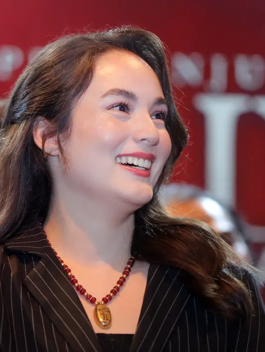 Chelsea menceritakan adanya pergolakan batin saat ditawari peran Ariah dalam pertunjukan tersebut. Hal ini diutarakannya saat jumpa media pada Kamis (13/7/023) di Tugu Kunstkring Paleis, jakarta. [Bambang E Ros/Fimela.com]