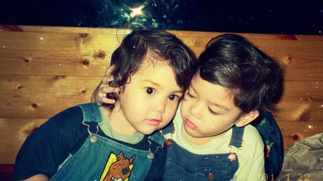 7 Potret Masa Kecil Al Ghazali dan El Rumi Ini Sukses Bikin Gemas