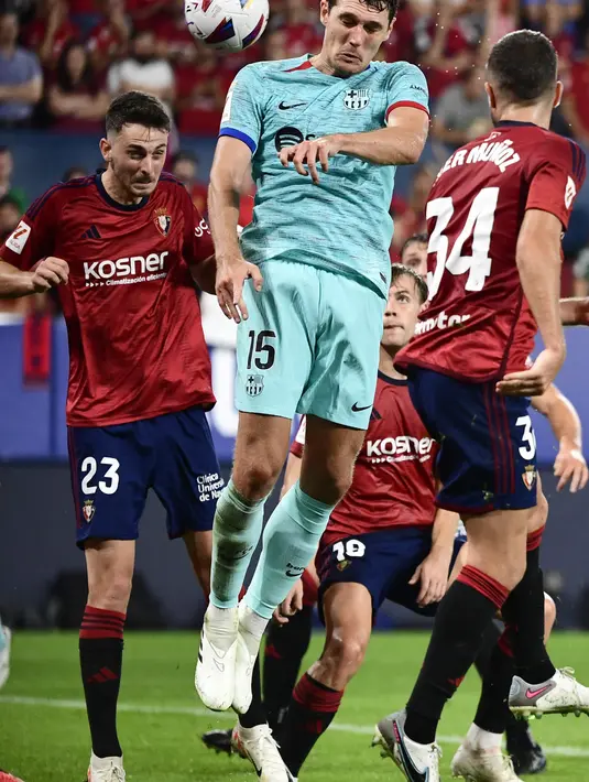 Kemenangan ini menjaga posisi Barca di peringkat tiga klasemen sementara Liga Spanyol 2023/2024 dengan 10 poin dari empat pertandingan. (Photo by ANDER GILLENEA / AFP)