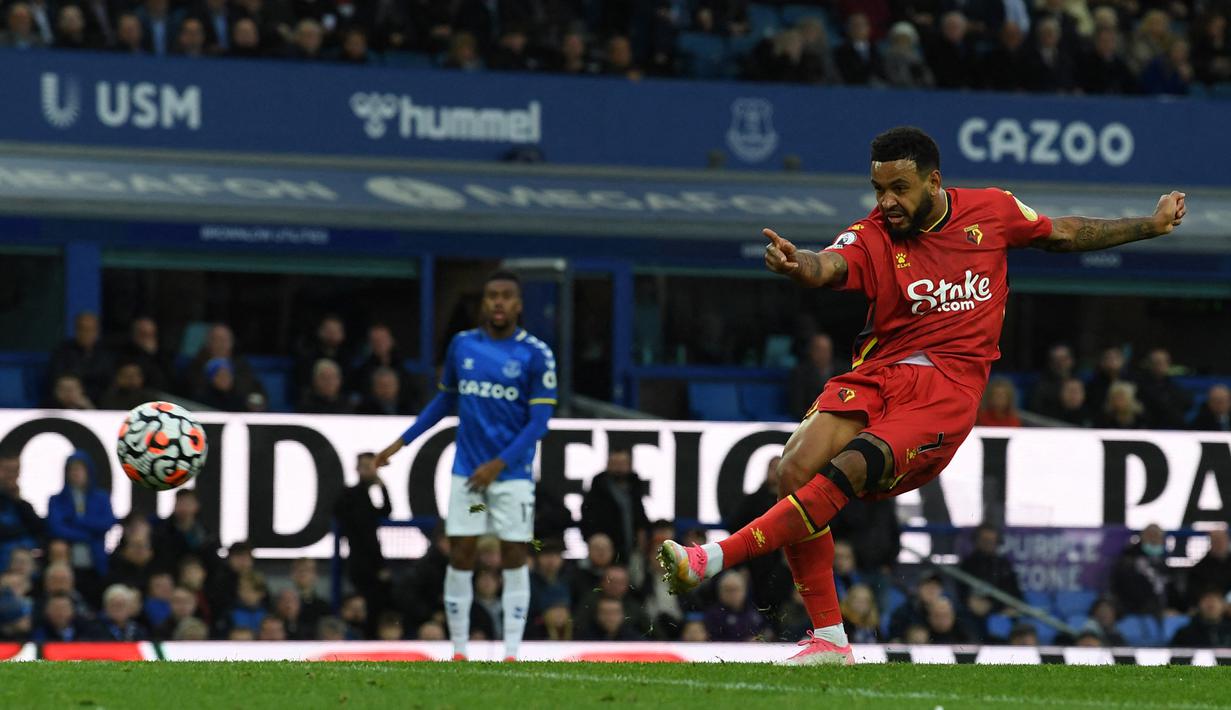 Joshua King. Striker berusia 30 tahun yang baru saja bergabung dengan Galatasaray pada awal musim 2022/2023 usai meninggalkan Watford yang terdegradasi ke Championship ini total memperkuat 4 klub di Premier League Liga Inggris sejak 2009/2010 hingga 2021/2022. Keempatnya adalah Manchester United, Bournemouth, Everton dan Watford. Tampil dalam total 204 laga di Premier League Liga Inggris, ia mampu mencetak 53 gol dan 18 assist. (AFP/Paul Ellis)