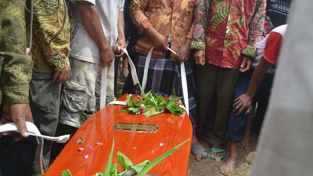 Pemakaman TKI korban mutilasi di Hongkong, Sumarti Ningsih, di Gandrungmangu Kabupaten Cilacap, 2015 lalu. (Foto: Liputan6.com/Muhamad Ridlo)