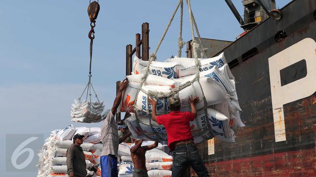 20151112-Beras Vietnam-Pelabuhan Tanjung Priok-Jakarta