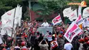 Jumat (04/04/14) sekitar pukul 10.30 WIB, Ketua Dewan Pembina Partai Gerindra Prabowo Subianto, tiba di lapangan Bojongloa, Bandung (Liputan6.com/Helmi Fithriansyah)