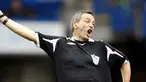 Aksi wasit Alan Wiley saat memimpin pertandingan Liga Premier antara Chelsea versus Everton di Stamford Bridge, London, 11 November 2007. AFP PHOTO / ADRIAN DENNIS