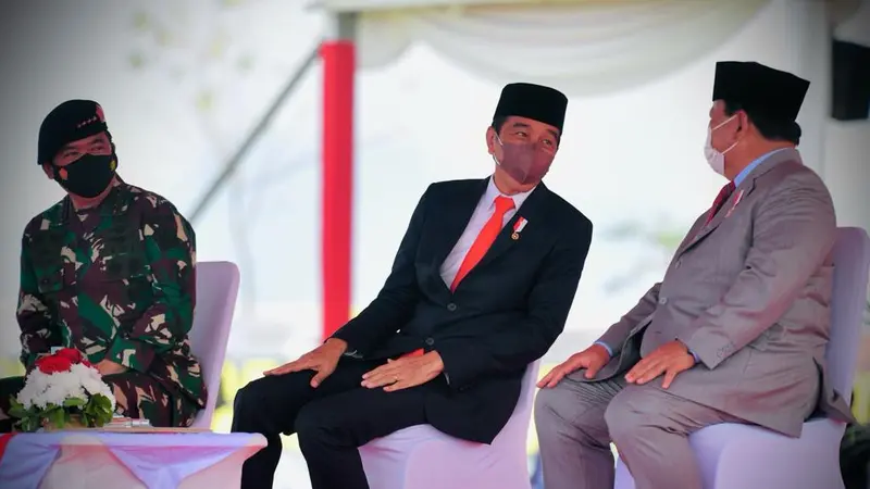 Jokowi, Prabowo, dan Hadi Tjahjanto saat penetapan komponen cadangan 2021