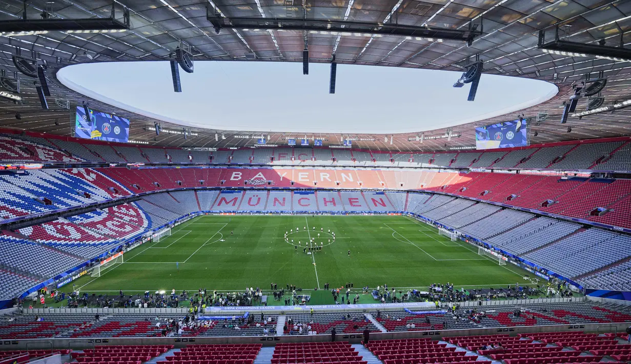 Para pemain Inter Milan dan PSG mencoba lapangan Allianz Arena, Munchen jelang partai puncak Liga Champions pada Minggu (1/6/2025) dini hari WIB nanti. (AP Photo/Martin Meissner)