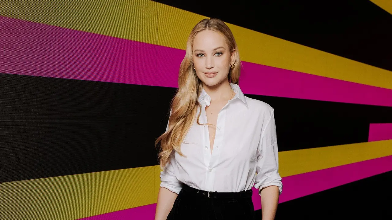 10 Adu Gaya Mewah Seleb di Dior Spring-Summer 2024 Show, Jisoo BLACKPINK, Dilraba Dilmurat hingga Anya Taylor-Joy