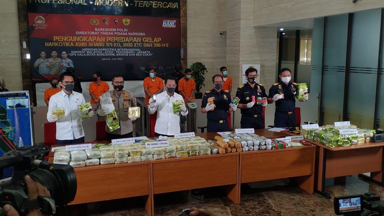 Bea Cukai dan Bareskrim Polri kembali menggagalkan penyelundupan narkotika ke Indonesia melalui perairan Krueng Peureulak, Aceh pada Kamis (21/6/2020). (Dok Bea Cukai)