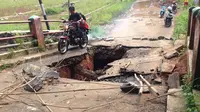 Jembatan Ambles Tak Kunjung Diperbaiki, Warga Depok Mengeluh