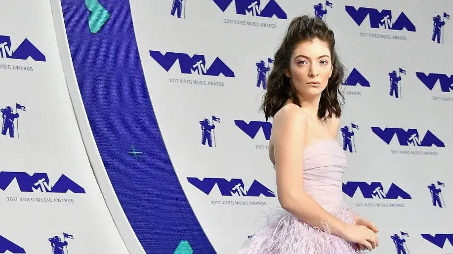 Lorde (E!)