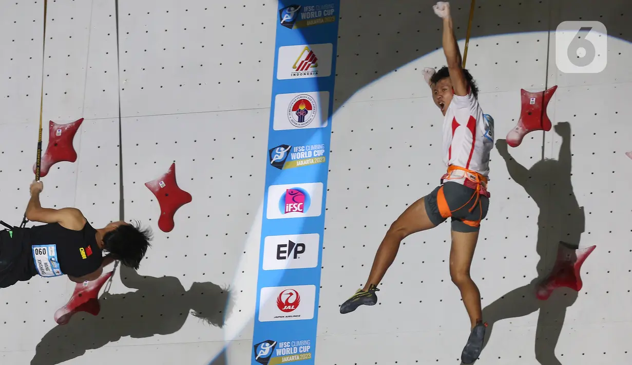 Raharjati Nursamsa menjadi juara dunia seri Jakarta setelah mengalahkan atlet panjat tebing Cina Xinshang Wang. (Liputan6.com/Johan Tallo)