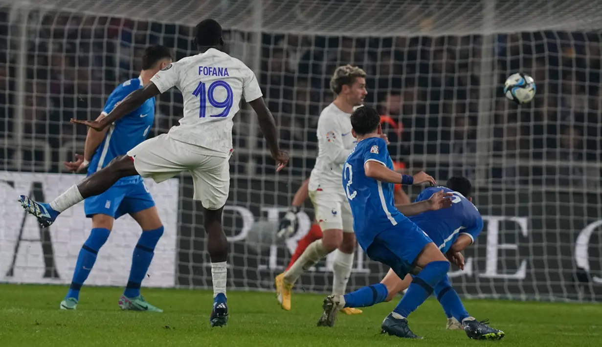 Prancis awalnya sempat unggul dulu melalui tembakan Randal Kolo Muani (43’). (AP Photo/Thanassis Stavrakis)