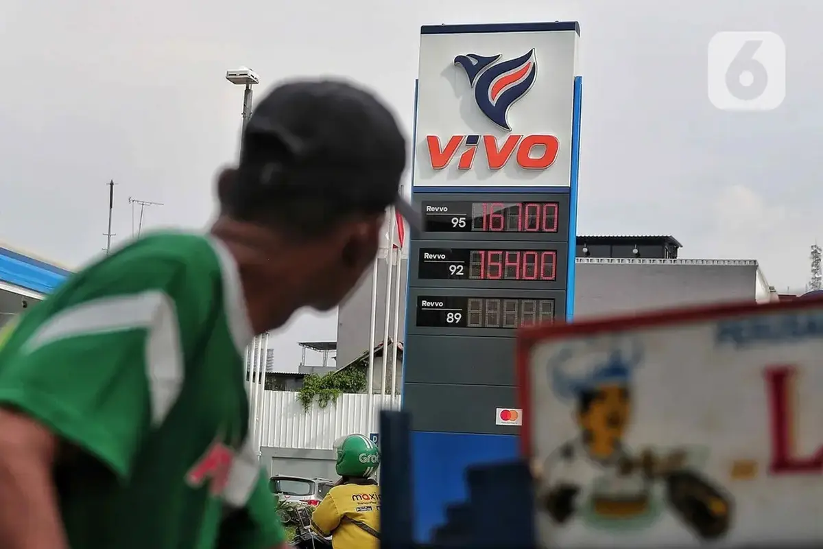 Papan penunjuk harga bahan bakar di SPBU Vivo (Liputan6.com/Angga Yuniar)