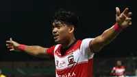 Pemain serbabisa Madura United, Alfath Faathier. (Bola.com/Aditya Wany)