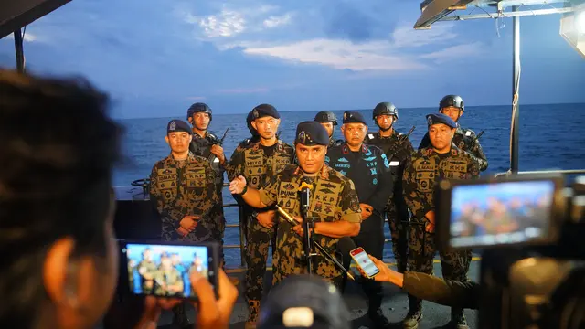 Kementerian Kelautan dan Perikanan (KKP) resmi menyegel pagar laut sepanjang 30,16 kilometer (km) di pesisir Kabupaten Tangerang. (Foto: KKP)