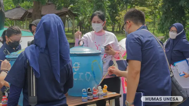 Unesa menggelar Walk for Autism (WFA)  memperingati World Autism Awareness Day atau Hari Kesadaran Autisme Sedunia. (Dian Kurniawan/Liputan6.com)