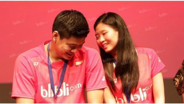Praveen Jordan unjuk kebolehan bernyanyi saat menerima bonus usai menjuarai All England 2016 bersama Debby Susanto di di XXI Lounge - Plaza Senayan, Senayan, Jakarta, Selasa (22/3/2016).