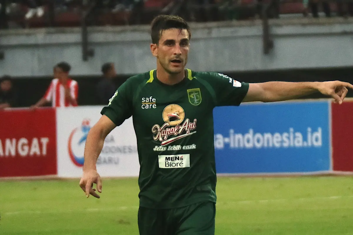 Persebaya Surabaya, Robertino Pugliara
