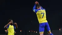 Cristiano Ronaldo melakukan selebrasi gol usai menjebol gawang Al-Wehda, Jumat (10/2/2023) dini hari WIB. (Official Al-Nassr)
