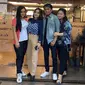 Juwita Bahar, Anisa Bahar, Memo Sanjaya, Jelita Bahar (https://www.instagram.com/p/BL16Q0tFe2x/)