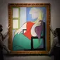 Lukisan Pablo Picasso's Femme assise pres d'une fenetre. (Daniel Leal-OLIVAS / AFP)