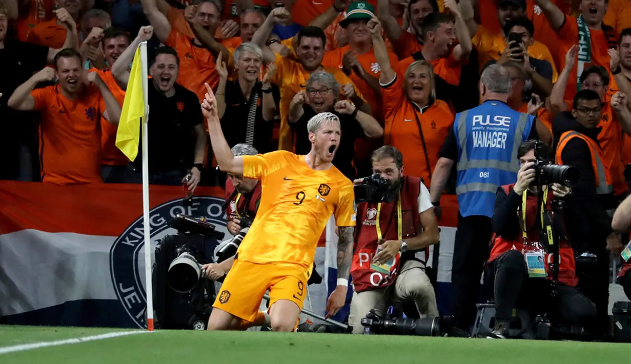 <p>Wout Weghorst tampil jadi penentu kemenangan Belanda atas Irlandia pada laga lanjutan Grup B Kualifikasi Euro 2024. De Oranje menang dengan skor 2-1. (Donall Farmer/PA via AP)</p>