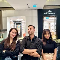 Beberapa hari lalu, Raffi Ahmad mengunggah beberapa potret berupa foto dan video dirinya berpose bersama Fuji dan Aaliyah Massaid. [Foto: Instagram/raffinagita1717]