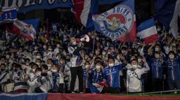Yokohama F. Marinos yang mengoleksi 50 poin, unggul dua poin atas Vissel Kobe setelah kedua tim meraih hasil berbeda pada pekan ke-24. Yokohama F. Marinos sukses mengalahkan FC Tokyo, sementara Vissel Kobe ditahan imbang 1-1 oleh Kashiwa Reysol. (AFP/Yuichi Yamazaki)