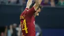 Gelandang AS Roma, Alessandro Florenzi berselebrasi usai mencetak gol ke gawang Barcelona pada pertandingan International Champions Cup (ICC) di AT & T Stadium di Arlington, Texas (31/7). Roma menang telak 4-2 atas Barcelona. (AP Photo/Michael Ainsworth)
