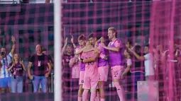 Inter Miami berhasil mengamankan kemenangan penting setelah menundukkan DC United dengan skor 3-2 dalam lanjutan Major League Soccer 2025/2026 di Chase Stadium, Fort Lauderdale, Florida, Amerika Serikat pada 20 September 2025 waktu setempat atau Minggu (21/9/2025) pagi WIB. (Chris Arjoon/AFP)