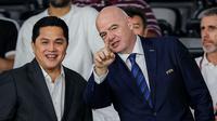 Ketua Umum PSSI, Erick Thohir dan Presiden FIFA, Gianni Infantino hadir menyaksikan laga final Piala Dunia U-17 2023 antara Timnas Jerman U-17 menghadapi Timnas Prancis U-17 di Stadion Manahan, Solo, Sabtu (2/12/2023). (Bola.com/Bagaskara Lazuardi)