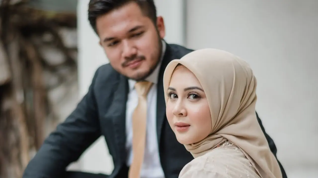 [Fimela] Kesha Ratuliu dan Adhi Permana
