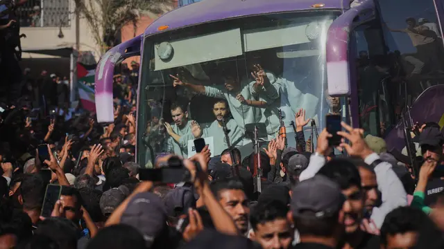 Sukacita Ribuan Warga Palestina Sambut Pembebasan Tahanan di Gaza