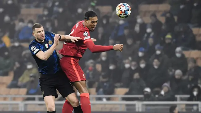 Foto: Virgil van Dijk, Si Benteng Tangguh yang Bawa Liverpool Tak Terkalahkan di Kota Milan pada Musim Ini