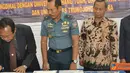 Citizen6, Surabaya:  Penandatanganan PKS oleh Kobangdikal Laksma TNI Djoko Teguh Wahojo dengan Rektor Unibraw Malang yang diwakili Pembantu Rektor I, di Joglo Moeljadi, Kesatrian Bumimoro, Kobangdikal, Surabaya, Rabu (27/6). (Pengirim: Kobangdikal).